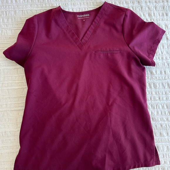 Mandala scrub top M - Picture 1 of 3